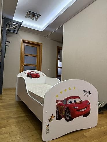 Кровать-машинка, Б/у, ЛДСП — 1