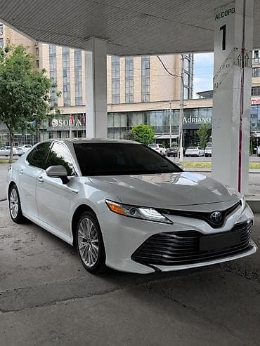 Toyota Camry: 2018 г., 2.5 л, Автомат, Бензин, Седан