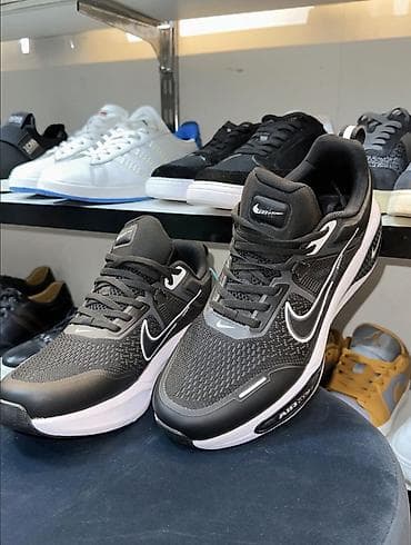 ликвидация: Мужские кроссовки, 41, 44, 45, Nike, Новый, цвет - Черный, Платная доставка — 1