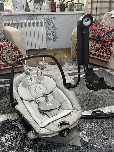 Качеля/шезлонг для малышей Joie Serina 2 в 1 с автоматической