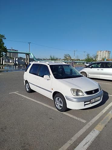 bud машина: Toyota Raum: 2000 г., Автомат, Бензин — 2