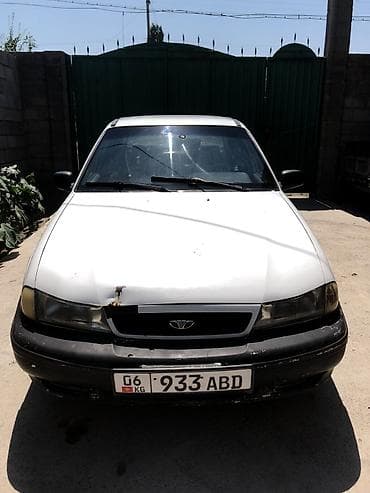 Daewoo Nexia: 1995 г., Седан