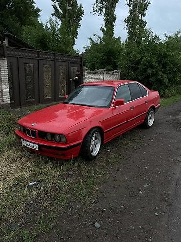 боковой тырмо: BMW 5 series: 1991 г., Механика, Бензин, Седан — 4