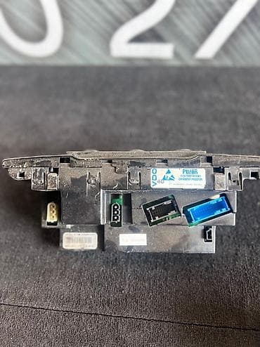 range rover vogue: Центральная консоль Land Rover 2006 г., Б/у, Оригинал, Япония — 2