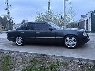 Mercedes-Benz W124: 1995 г., 3.2 л, Автомат, Бензин, Седан — 5