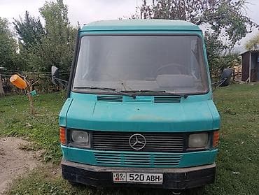 рещетка радиатора: Автобус, Mercedes-Benz, 1994 г., 2.9 л — 2