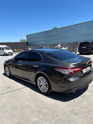 camry 5: Toyota Camry: 2018 г., 2.5 л, Автомат, Гибрид, Седан — 6