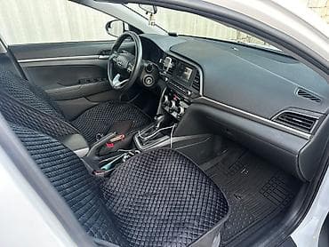 некия 2: Hyundai Elantra: 2018 г., 2 л, Автомат, Бензин, Седан — 4