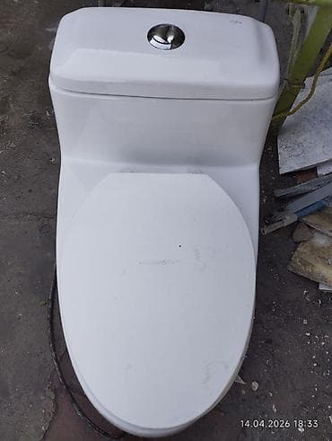 смеситель раковины: Унитаз Напольный, Б/у, Материал: Фарфор — 1