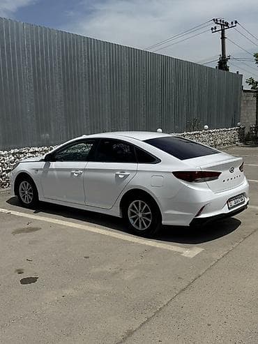 Продажа авто: Hyundai Sonata: 2017 г., 2 л, Автомат, Газ, Седан — 3