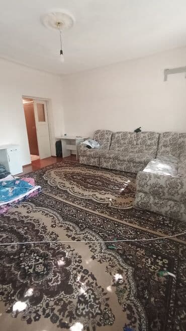 Бөлмөлөр: Үйдүн жарымы, 58 м², 2 бөлмө, Менчик ээси — 12