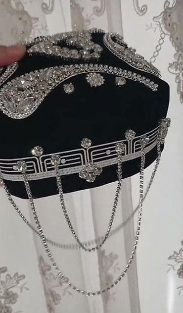 Сырт кийим: Түсү - Кара — 1