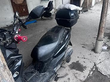 nmax скутер: Срочно продается Скутер/мопед черного цвета с прямым полом и высоким — 1