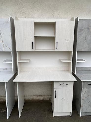 Компьютердик столдор: Компьютердик үстөлү, Жаңы, Текчелери бар — 2