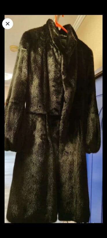 вечернее платье велюр: Шуба из тёмного меха (визуально — норка/мутон). - Цвет: глубокий — 1