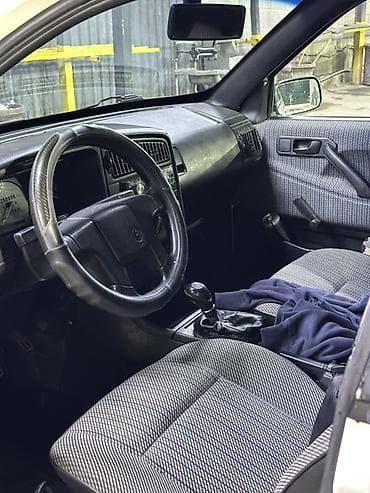 Унаа сатуу: Volkswagen Passat Variant: 1993 г., 1.8 л, Кол менен иштөөчү, Бензин, Универсал — 8