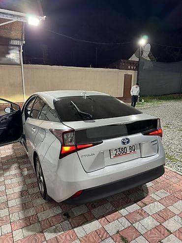 corolla spacio: Toyota Prius: 2019 г., Гибрид, Хэтчбэк — 5