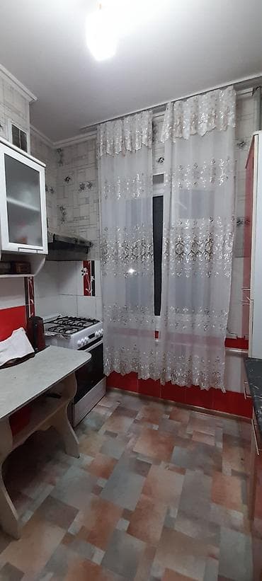 Продажа квартир: 3 комнаты, 78 м², Толойкон мкр., 105 серия, 3 этаж — 7