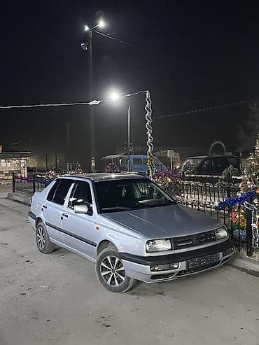 Продажа авто: Volkswagen Vento: 1993 г., 2 л, Ручные, Бензин, Седан — 1