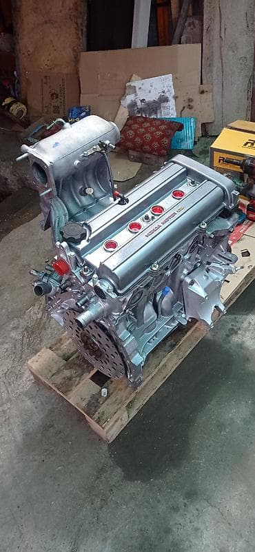 Детали двигателя и моторы в сборе: Бензиновый мотор Honda 2 л — 1