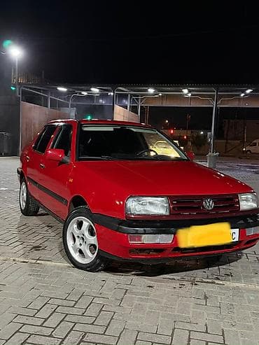 Volkswagen Vento: 1992 г., 1.8 л, Механика, Бензин, Седан at lalafo.kg Volkswagen Vento: 1992 г., 1.8 л, Механика, Бензин, Седан