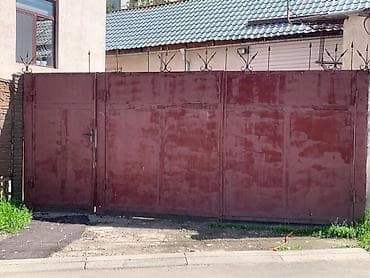 Металлические распашные ворота с калиткой - Материал: стальной каркас