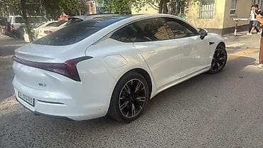neta gt: Zeekr : 1.5 л | 2023 г. Седан — 3