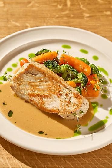 требуется в кафе: Шеф повар (итальянской) европейской и русской кухни с опытом работы — 7