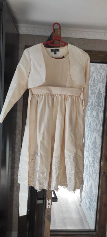 купить куклу фарфоровую: Детское платье, цвет - Белый, Б/у — 2