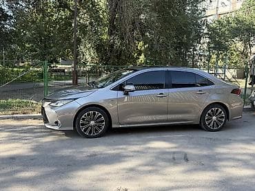 byd e2 2019: Toyota Corolla: 2021 г., 1.8 л, Вариатор, Гибрид, Седан — 3