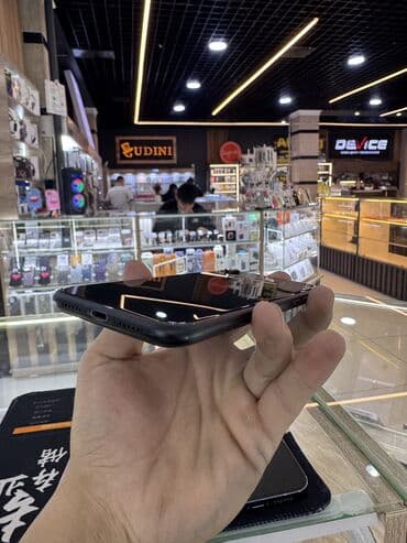 продать наушники airpods: IPhone Xr, 256 ГБ, Jet Black, 92 % — 2