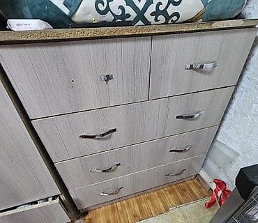 дордой вещи: Продаю комод 4 полки Серого цвета Цена: 2.500 сом Продаю Тумбу — 3