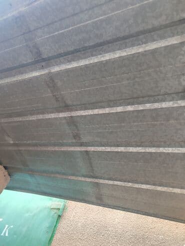 перегородки ширмы: Профлист (профнастил) металлический, серый. Около 700 КВ/метр есть. 1 — 10