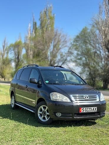 на версо: Toyota Avensis Verso: 2002 г., 2 л, Ручные, Бензин, Минивэн — 3