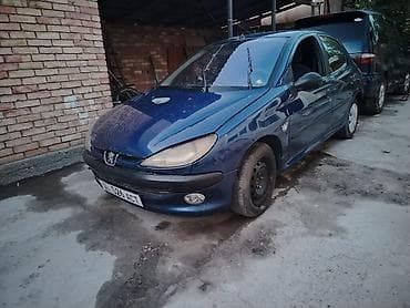 Peugeot 206: 2002 г., 1.4 л, Механика, Бензин, Хэтчбэк at lalafo.kg Peugeot 206: 2002 г., 1.4 л, Механика, Бензин, Хэтчбэк