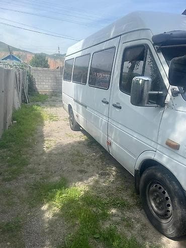 oz lider: Mercedes-Benz Sprinter — пассажирский микроавтобус белого цвета с — 3