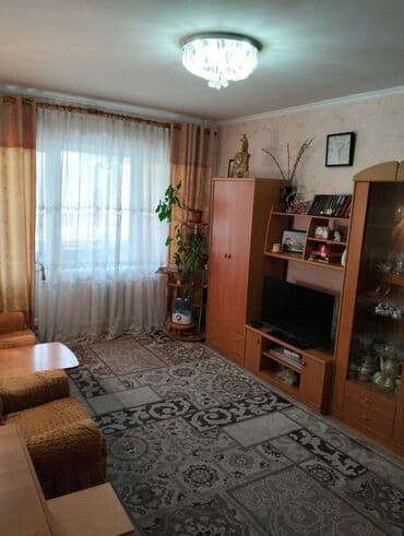 сдаю квартиру в 6 микрорайоне: 3 комнаты, 60 м², 105 серия, 5 этаж, Старый ремонт — 6