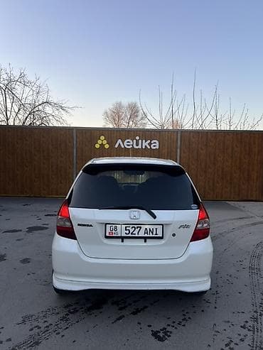 белый фит: Honda Fit: 2003 г., 1.5 л, Вариатор, Бензин, Хэтчбэк — 5