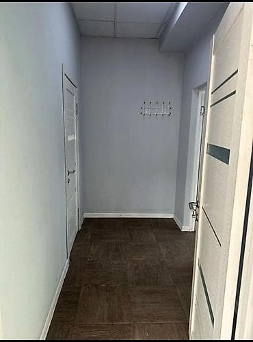 офис с мебелью: Аренда офисов, 37 м², В жилом комплексе, С видом на горы, 1 линия, С отдельным входом — 4