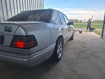 Унаа: Mercedes-Benz W124: 1994 г., 2.2 л, Кол менен иштөөчү, Бензин, Седан — 1