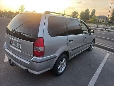 Mitsubishi Space Wagon: 2000 г., 2.4 л, Кол менен иштөөчү, Бензин, Универсал — 4