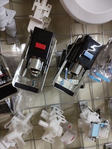 бутылки для кулера: Запчасть для Кулер Диспенсера.Бутылеприемник, краники,тены, элемент — 5