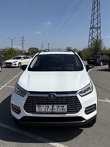 купить машину byd: BYD Yuan: 2018 г., 0.1 л, Автомат, Электромобиль, Кроссовер — 2