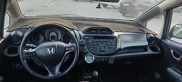 type r: Honda Fit: 2012 г., 1.3 л, Автомат, Бензин, Хэтчбэк — 4