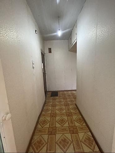 квартиры 5 микрорайон: 1 комната, 34 м², 5 мкр 105 серия, 2 этаж, Требуется ремонт — 5