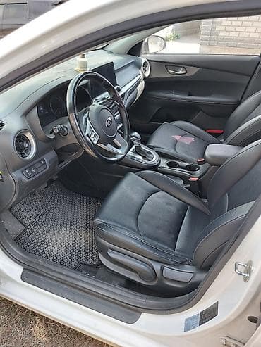 Kia Cerato: 2018 г., Бензин, Седан — 10
