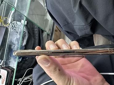 iphone 9: IPhone 11 Pro, Б/у, 64 ГБ, Золотой, 100 % — 3