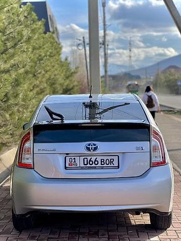 с4 2 0: Toyota Prius: 2015 г., 1.8 л, Автомат, Гибрид, Хэтчбэк — 3