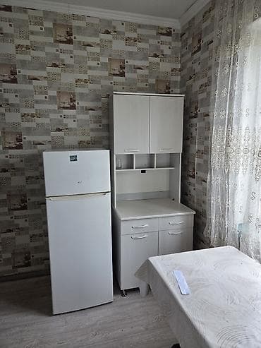 квартира с балконом: 1 комната, С мебелью частично — 3