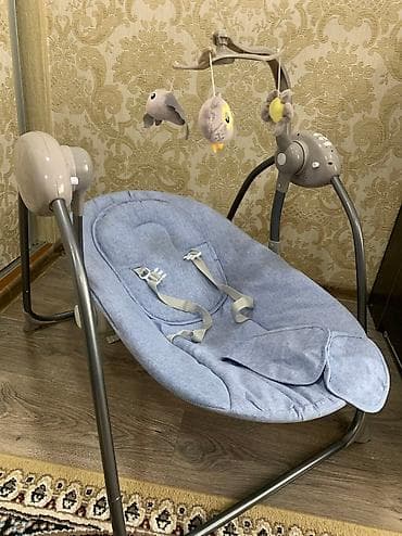 Продаю шезлонг качалку Электронная с пультом Положение меняется